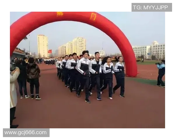 杨磊分享滑板生涯的点滴回忆与成长历程的深刻反思 杨磊分享滑板生涯的点滴回忆与成长历程的深刻反思