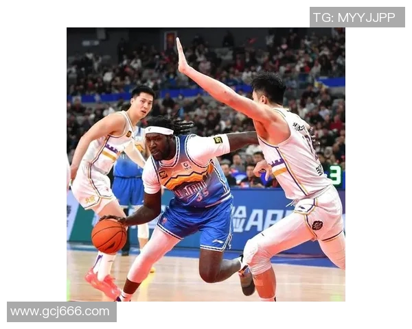 北控与新疆激战正酣直播精彩瞬间不容错过 北控与新疆激战正酣直播精彩瞬间不容错过