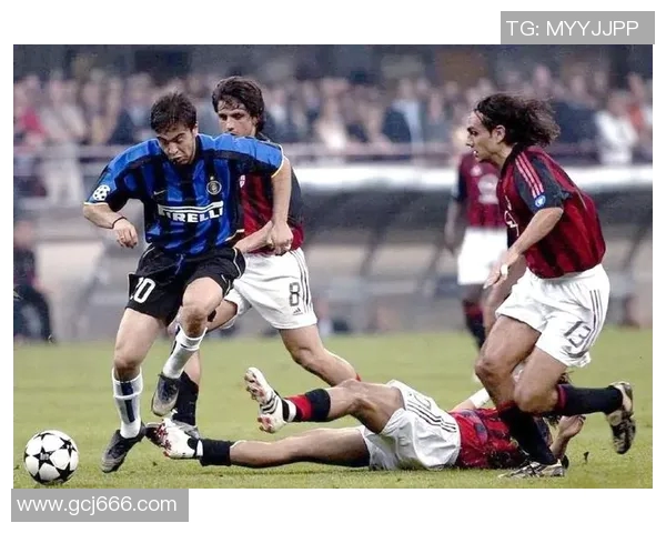 国米与米兰的激烈对抗背后隐藏的历史恩怨与球迷冲突解析 国米与米兰的激烈对抗背后隐藏的历史恩怨与球迷冲突解析