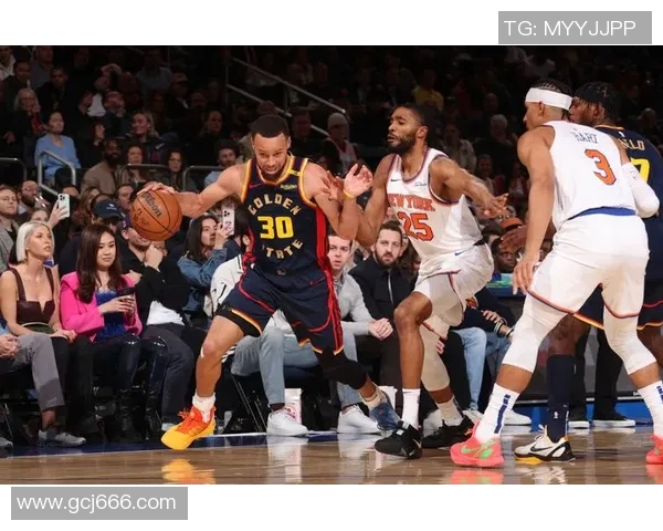 尼克斯勇士激战十二回合篮球盛宴谁能笑到最后