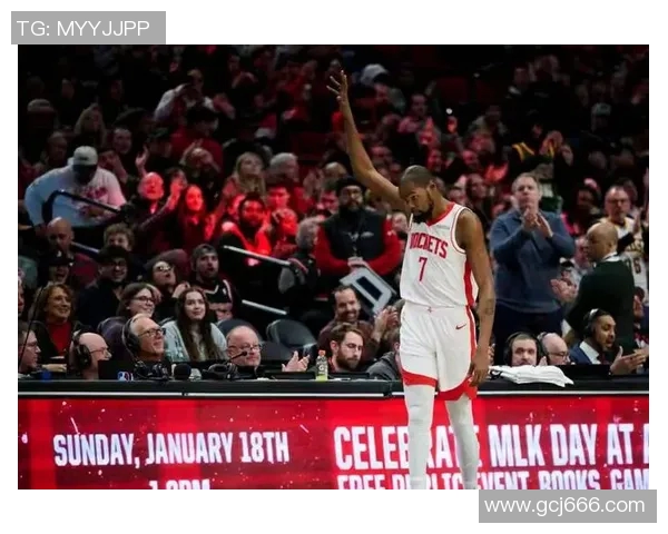 火箭队与森林狼激战四月十九日争夺季后赛席位的关键对决 火箭队与森林狼激战四月十九日争夺季后赛席位的关键对决