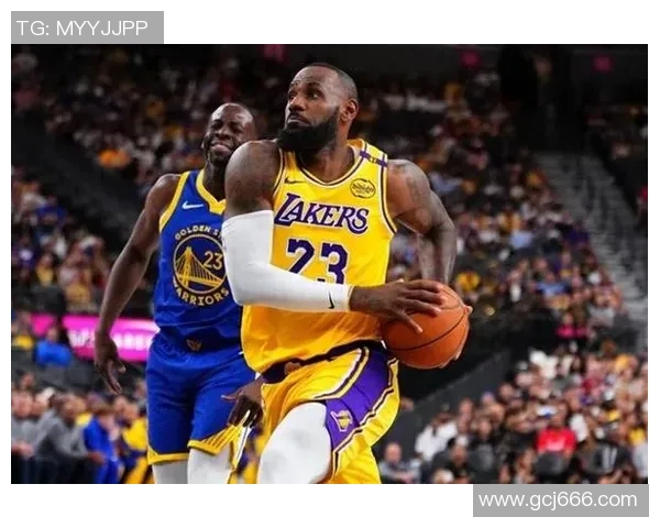 金州勇士与多伦多猛龙的激烈对决揭示了NBA赛季的精彩瞬间与球队实力较量