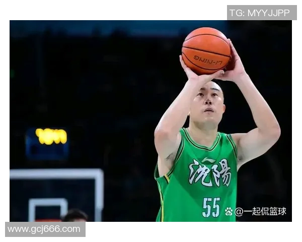 韩德君:从篮球新星到球队核心的成长之路与辉煌成就 韩德君:从篮球新星到球队核心的成长之路与辉煌成就