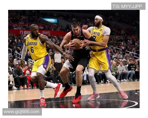 2008年NBA总决赛热火与湖人对决回顾热血激战与传奇球员的巅峰碰撞 2008年NBA总决赛热火与湖人对决回顾热血激战与传奇球员的巅峰碰撞