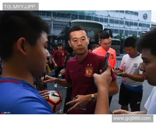 上海上与广州恒大激战正酣谁能在这场对决中笑到最后