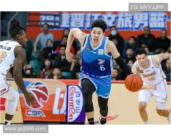 八一男篮与福建男篮激战正酣谁能在赛场上笑到最后