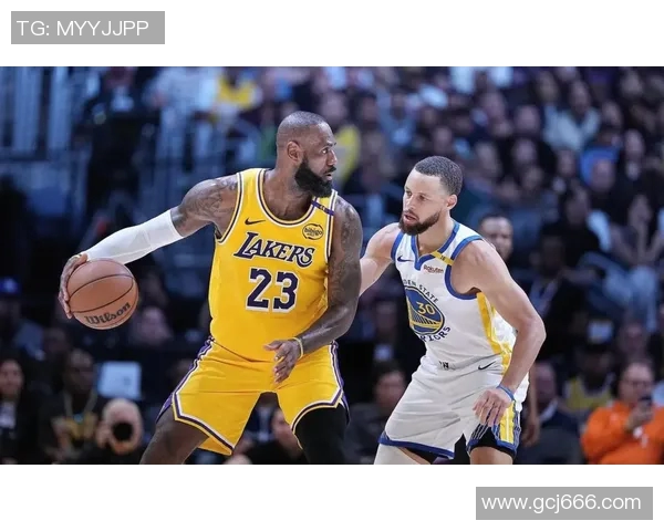 勇士与雷霆激战正酣02月28日精彩对决引发球迷热议